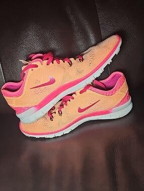 Nike Coral and Hot Pink Nike Free TR Fit 5 Women's size 9 Running